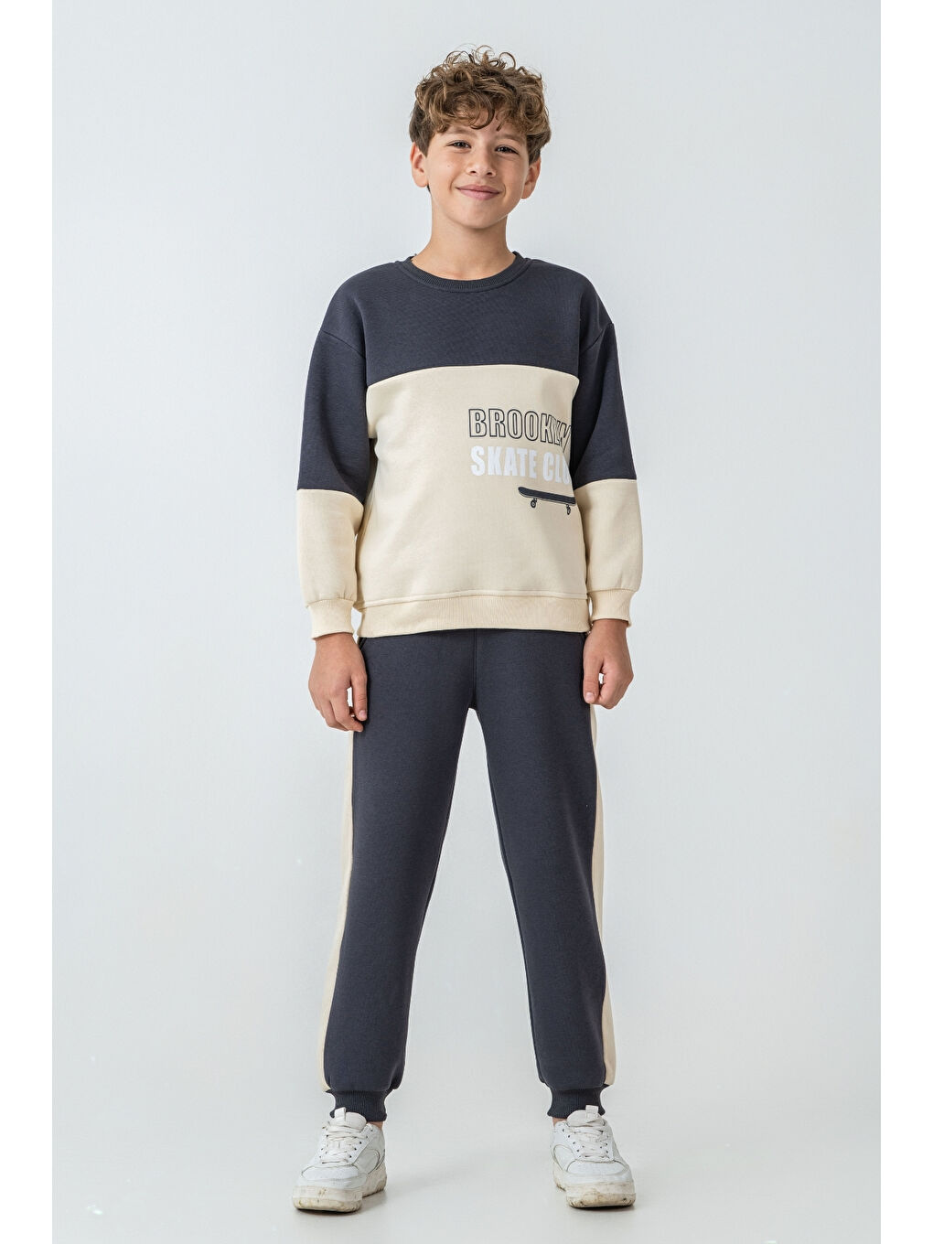 Gri Erkek Çocuk Brooklyn Skat Clup Baskılı 3 İplik Kalın Kışlık Eşofman Takımı Ak4228