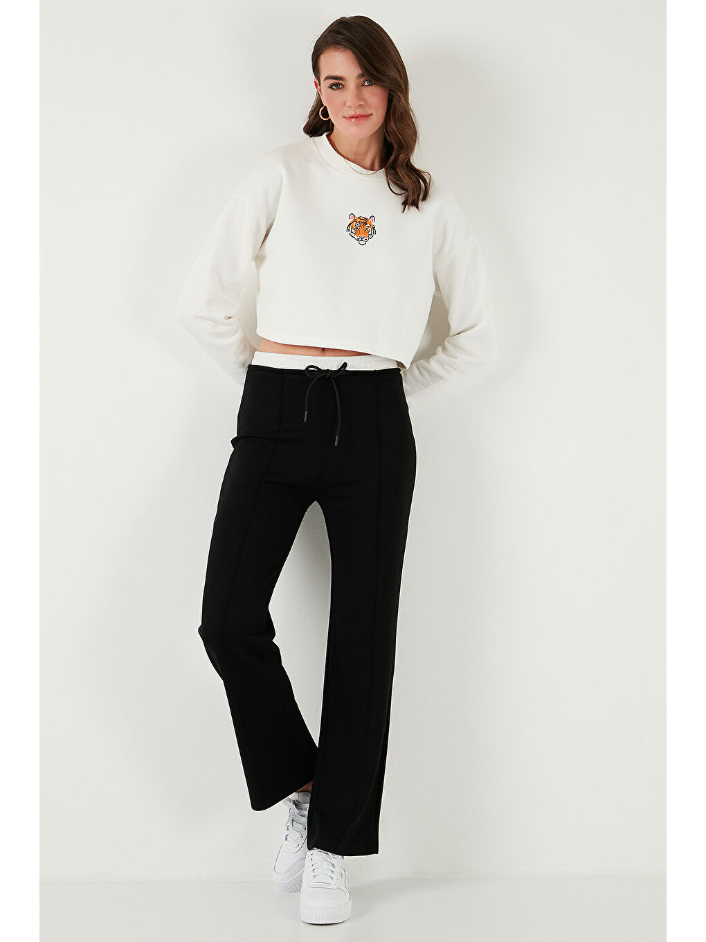 Siyah Streç Slim Fit Yüksek Bel Geniş Paça Çimalı Kadın Eşofman Altı 5866078-4