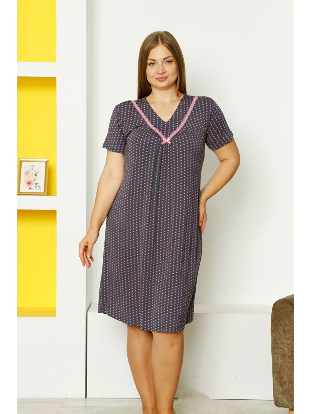 Antrasit Kadın Puantiyeli Kısa Kollu Dantelli Esnek Viskoz Büyük Beden Gecelik