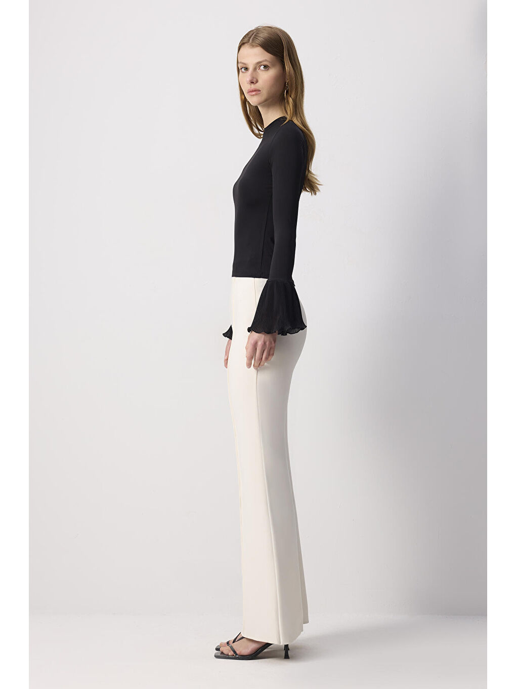 Siyah Pileli Manşet Body-3