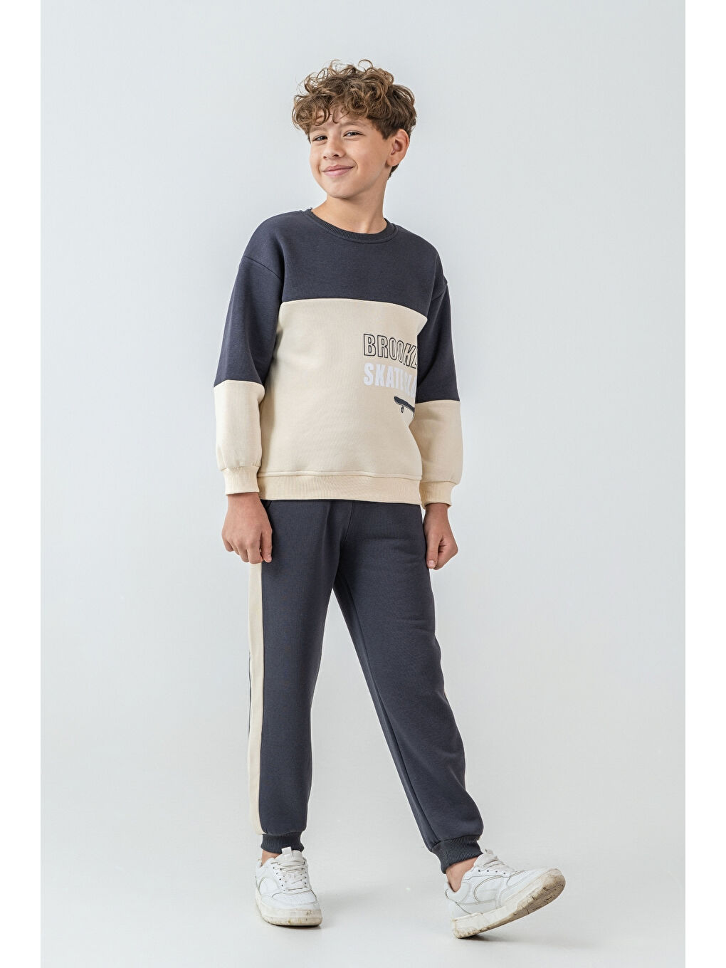 Gri Erkek Çocuk Brooklyn Skat Clup Baskılı 3 İplik Kalın Kışlık Eşofman Takımı Ak4228-2