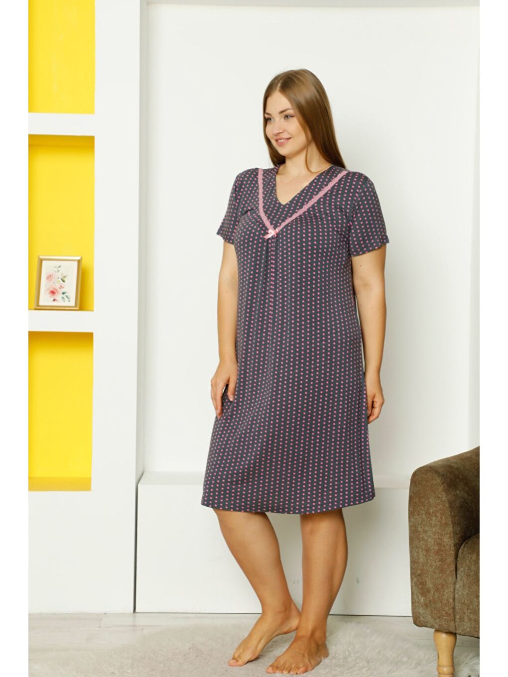 Antrasit Kadın Puantiyeli Kısa Kollu Dantelli Esnek Viskoz Büyük Beden Gecelik-1