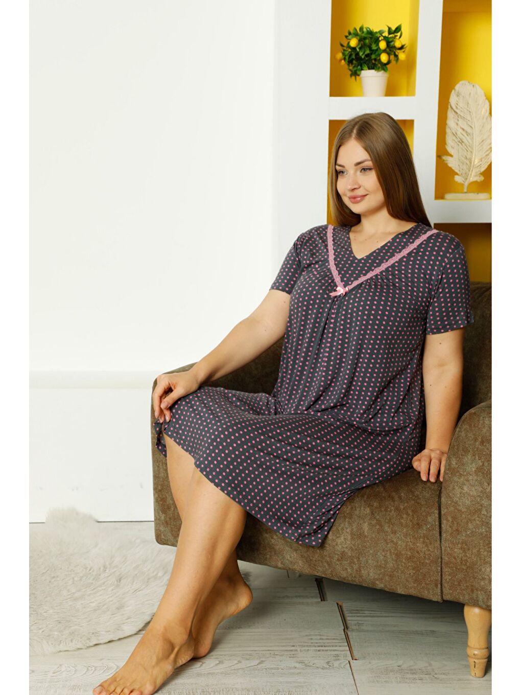 Antrasit Kadın Puantiyeli Kısa Kollu Dantelli Esnek Viskoz Büyük Beden Gecelik-2