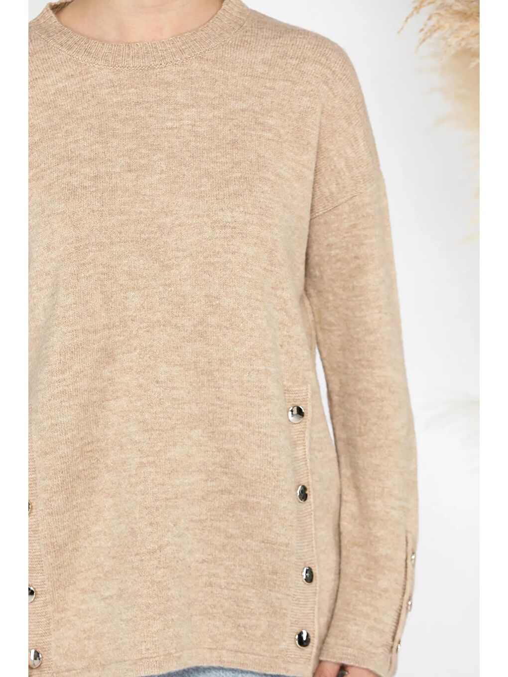 Bej Kadın Bisiklet Yaka Yan Düğme Detaylı Salaş Triko Kazak-7