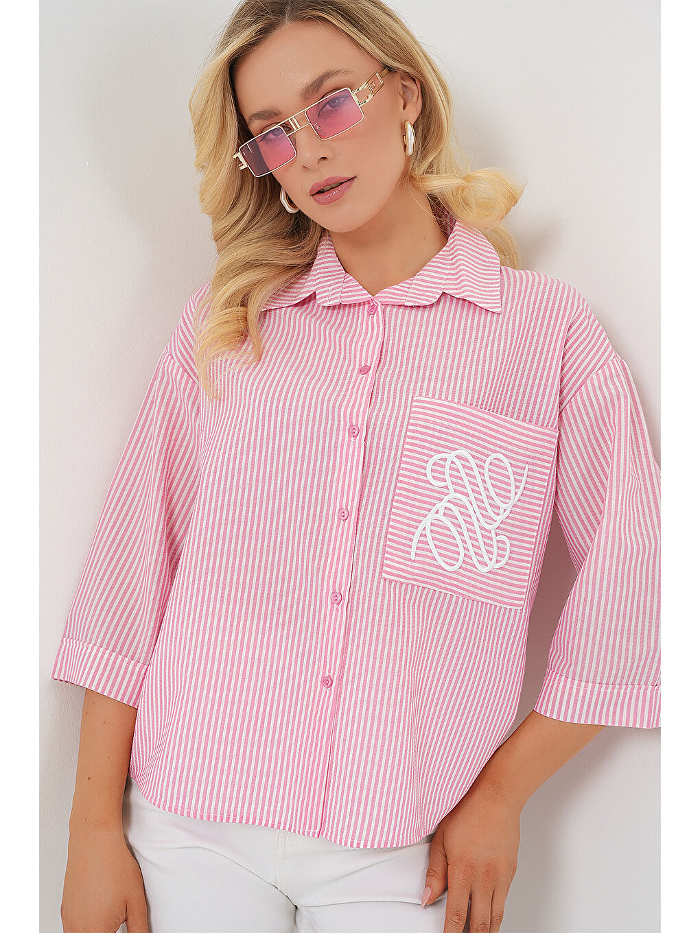 Kadın Tek Cep Nakışlı Gömlek 20328 - Pembe-3