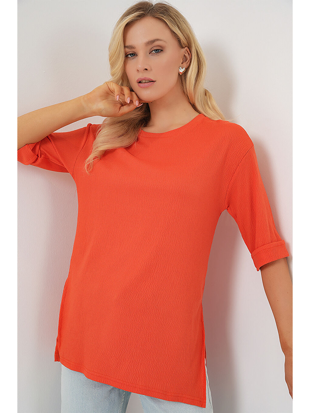 4332 Yanı Yırtmaçlı Örme Tişört - Turuncu