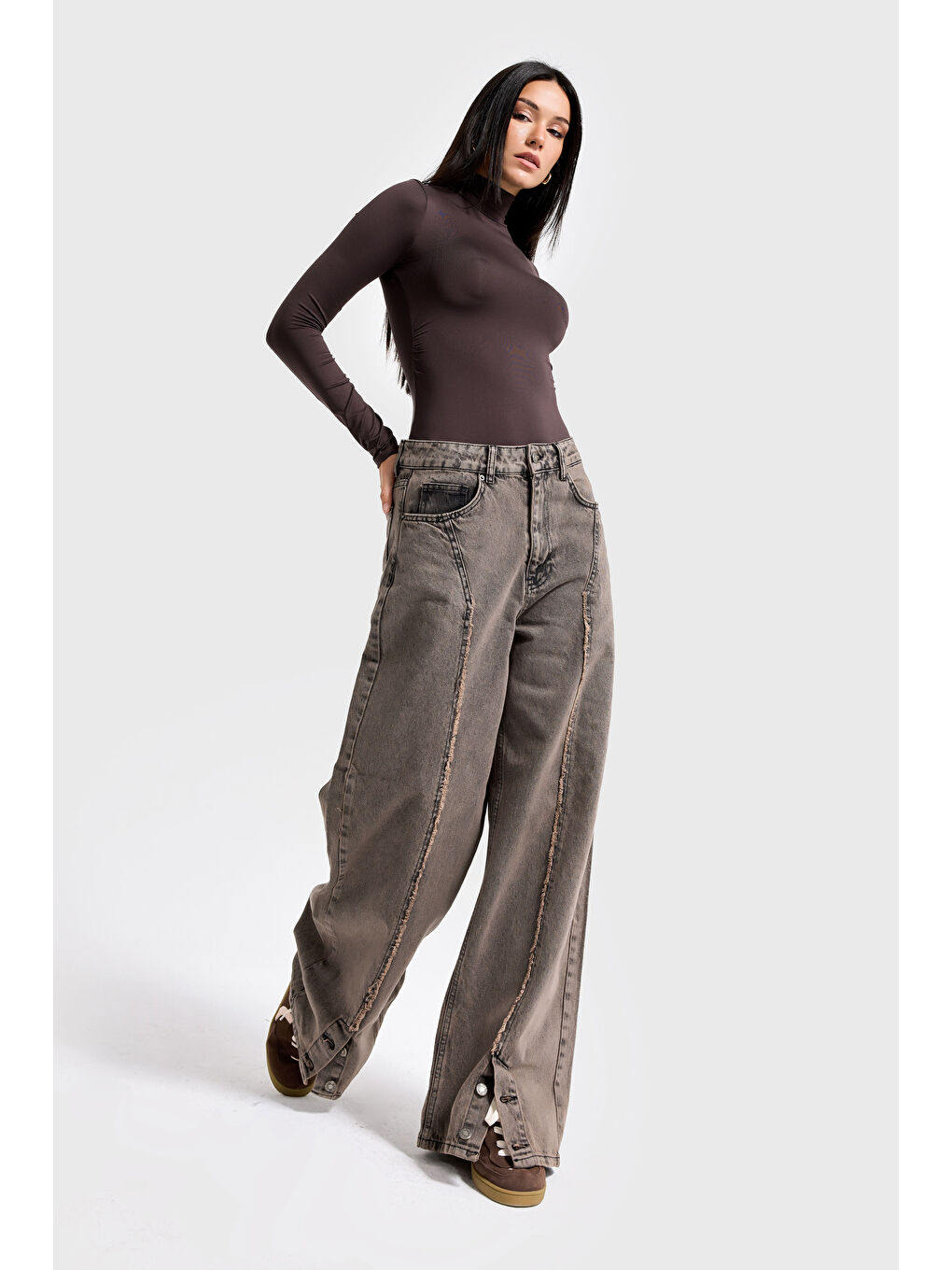 Kahverengi Kadın Koyu Kahve Jean 3w5-70 Süper Baggy Fit Paça Detaylı Özel Tasarım Denim Jean-2