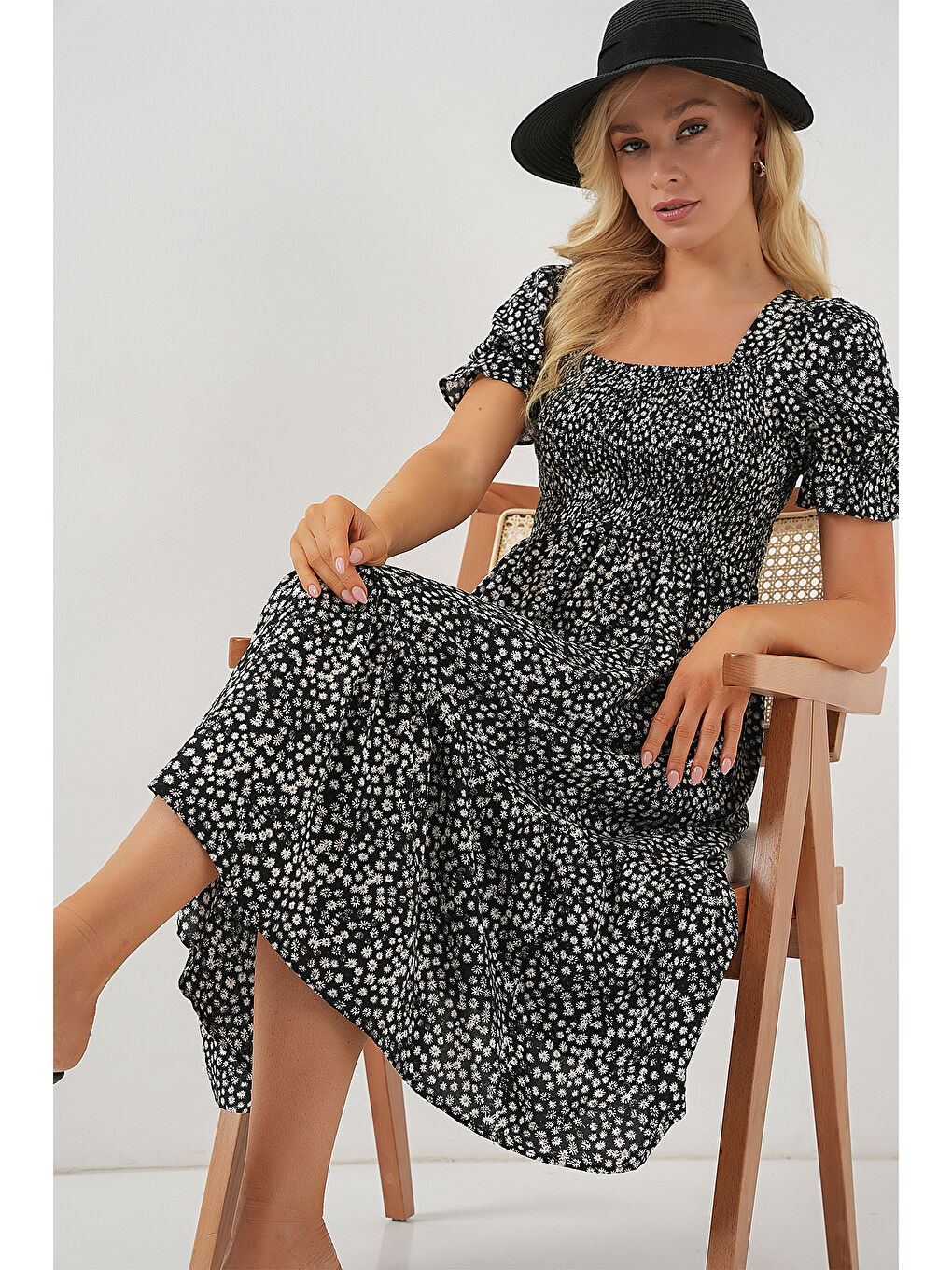 Kadın Kısa Kol Çiçekli Elbise 2556 - Siyah-1