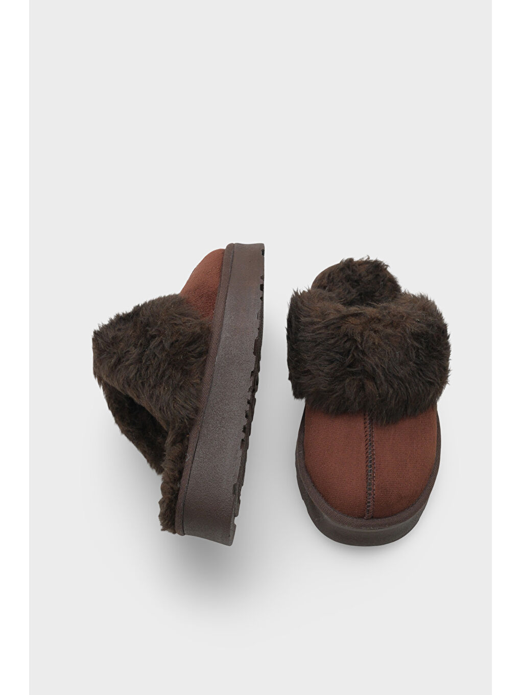 Kahverengi Florri Tüylü Burnu Kapalı Kadın Terlik-1