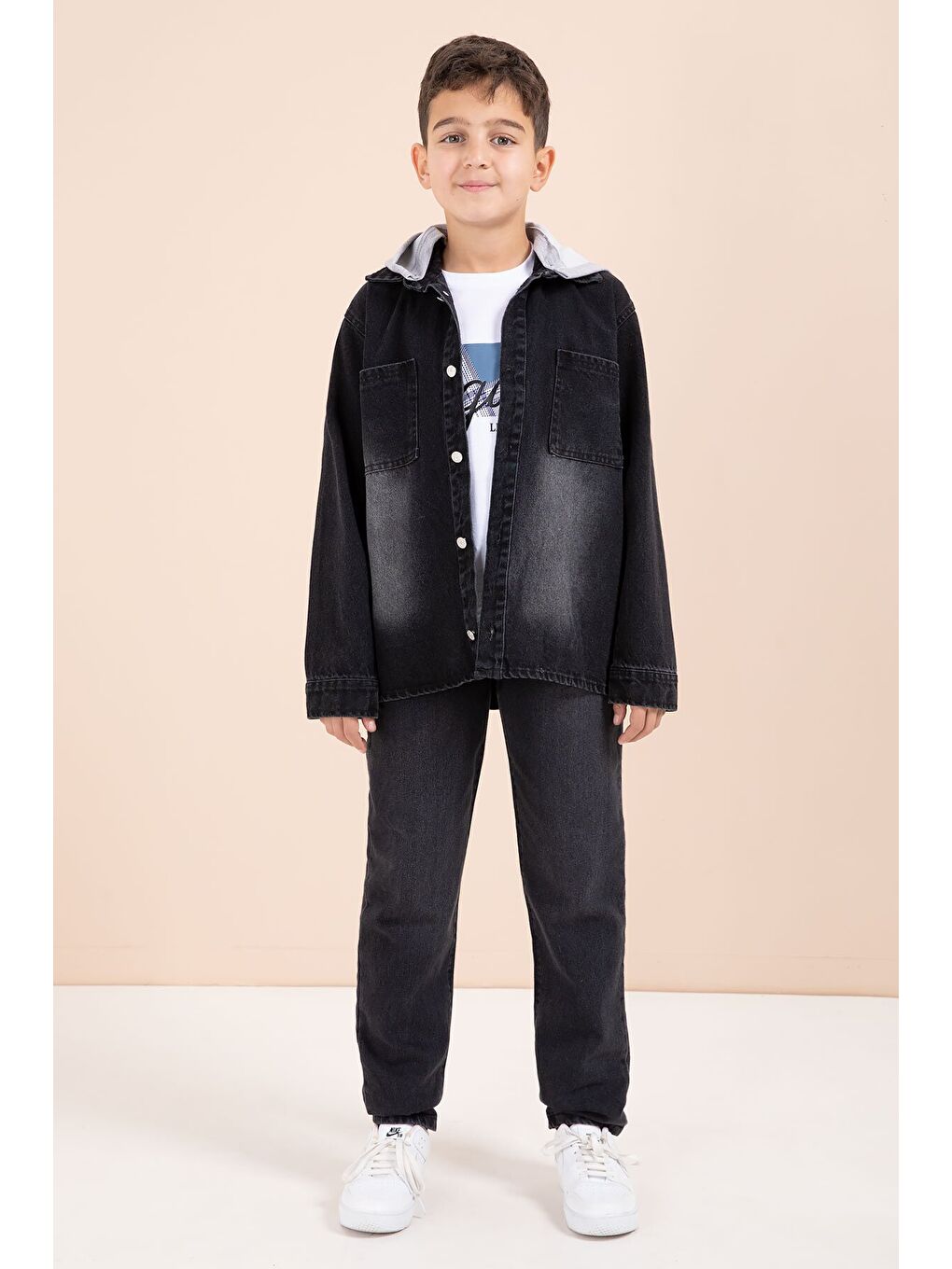 Siyah Kapüşonlu Ceketli Pantolonlu Erkek Çocuk 3lü Jean Takım 23623