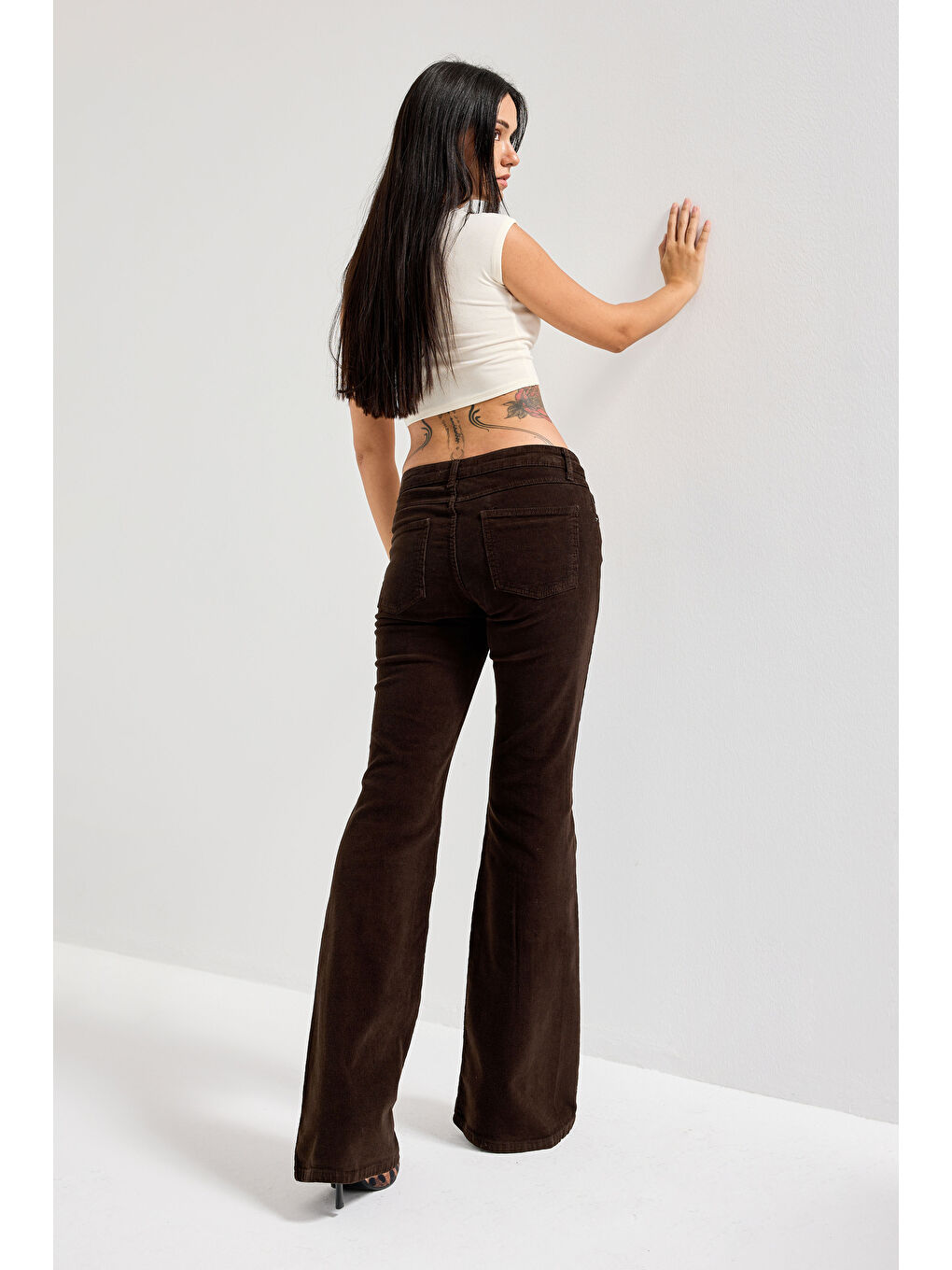 Kahverengi Kadın Acı Kahve 29w5-81 Flare Fit Esnek İnce Fitilli Velvet Kadife Kumaş Pantolon-3