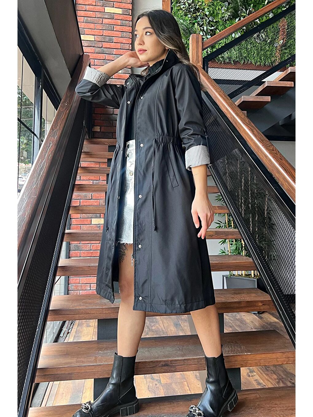 Gülseli Siyah Kadın Bel Bağcıklı Astarlı Slim Fit Uzun Trençkot - 1