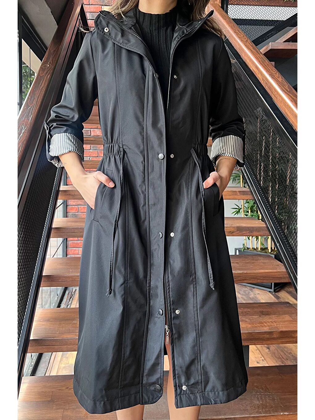 Gülseli Siyah Kadın Bel Bağcıklı Astarlı Slim Fit Uzun Trençkot - 3