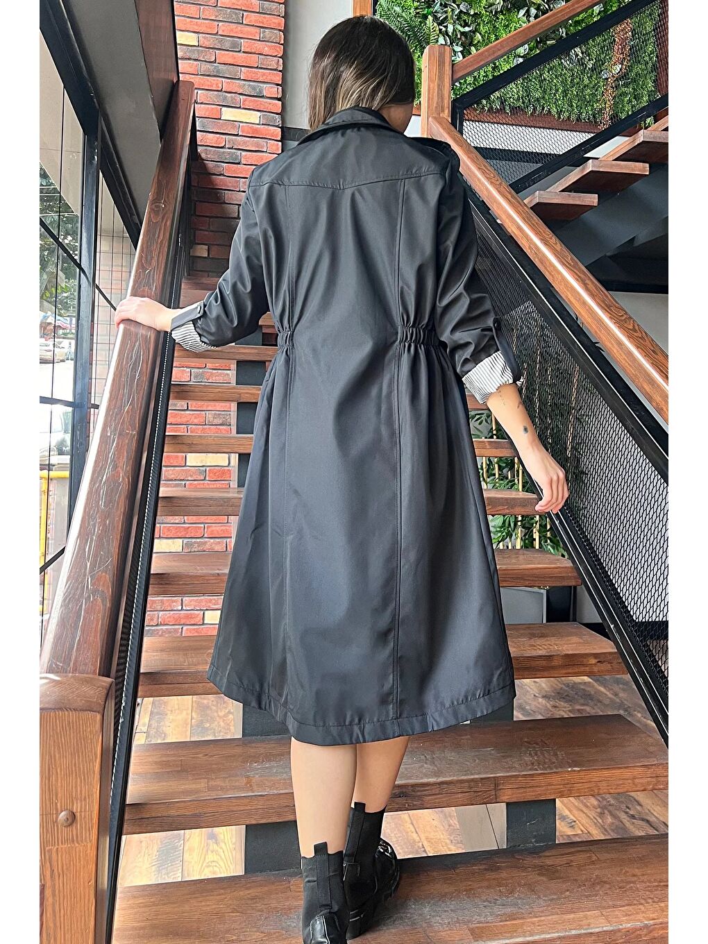 Gülseli Siyah Kadın Bel Bağcıklı Astarlı Slim Fit Uzun Trençkot - 4