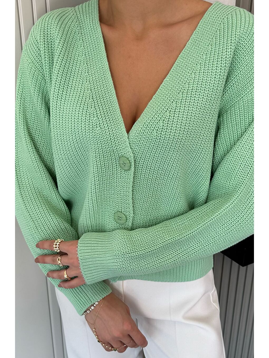 Yeşil V Yaka Ön Düğmeli Kadın Örme Triko Hırka-2