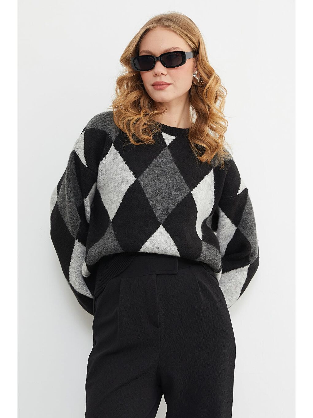 Siyah Baklava Desenli Bisiklet Yaka Triko Kazak-1