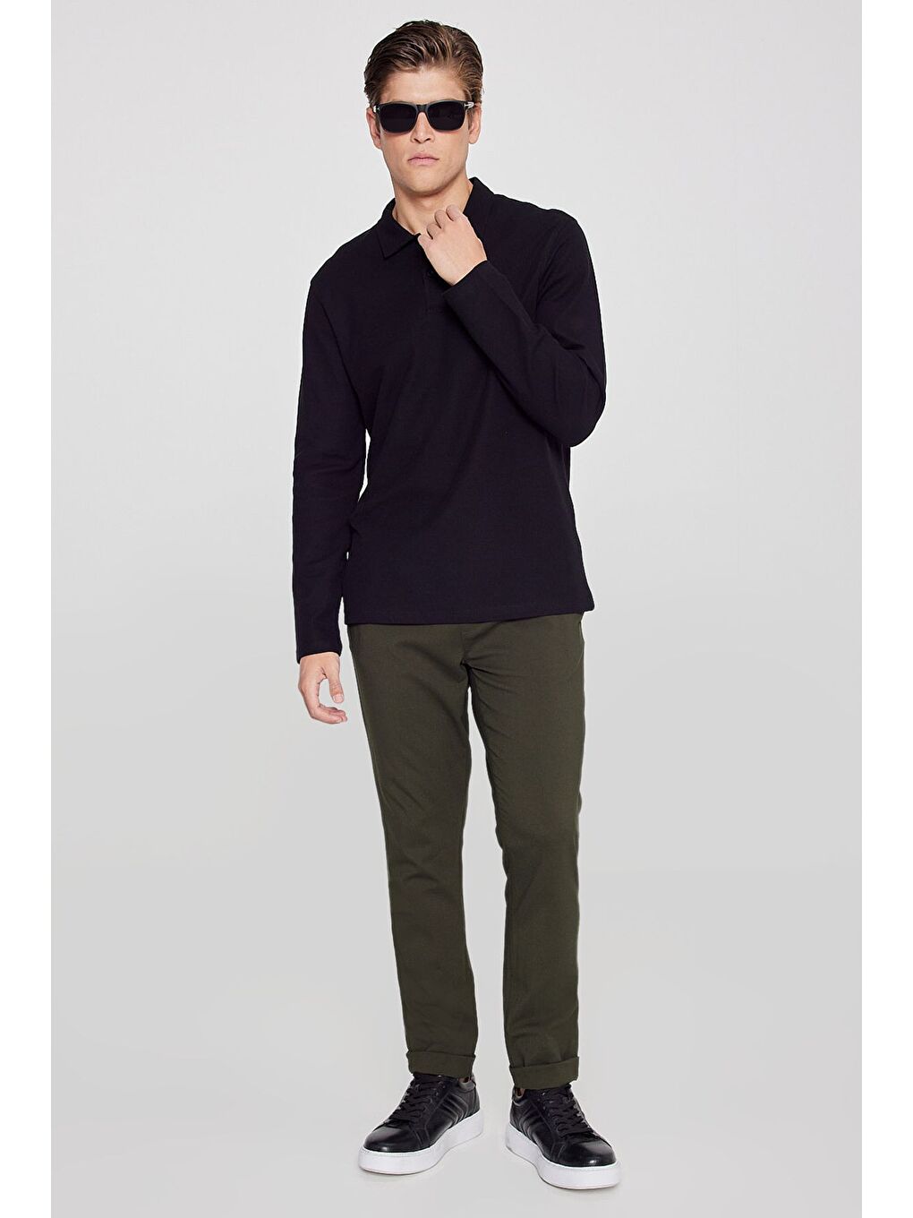 Erkek Siyah %100 Pamuk Slim Fit Dar Kesim Polo Yaka Jakarlı Triko Tişört-1