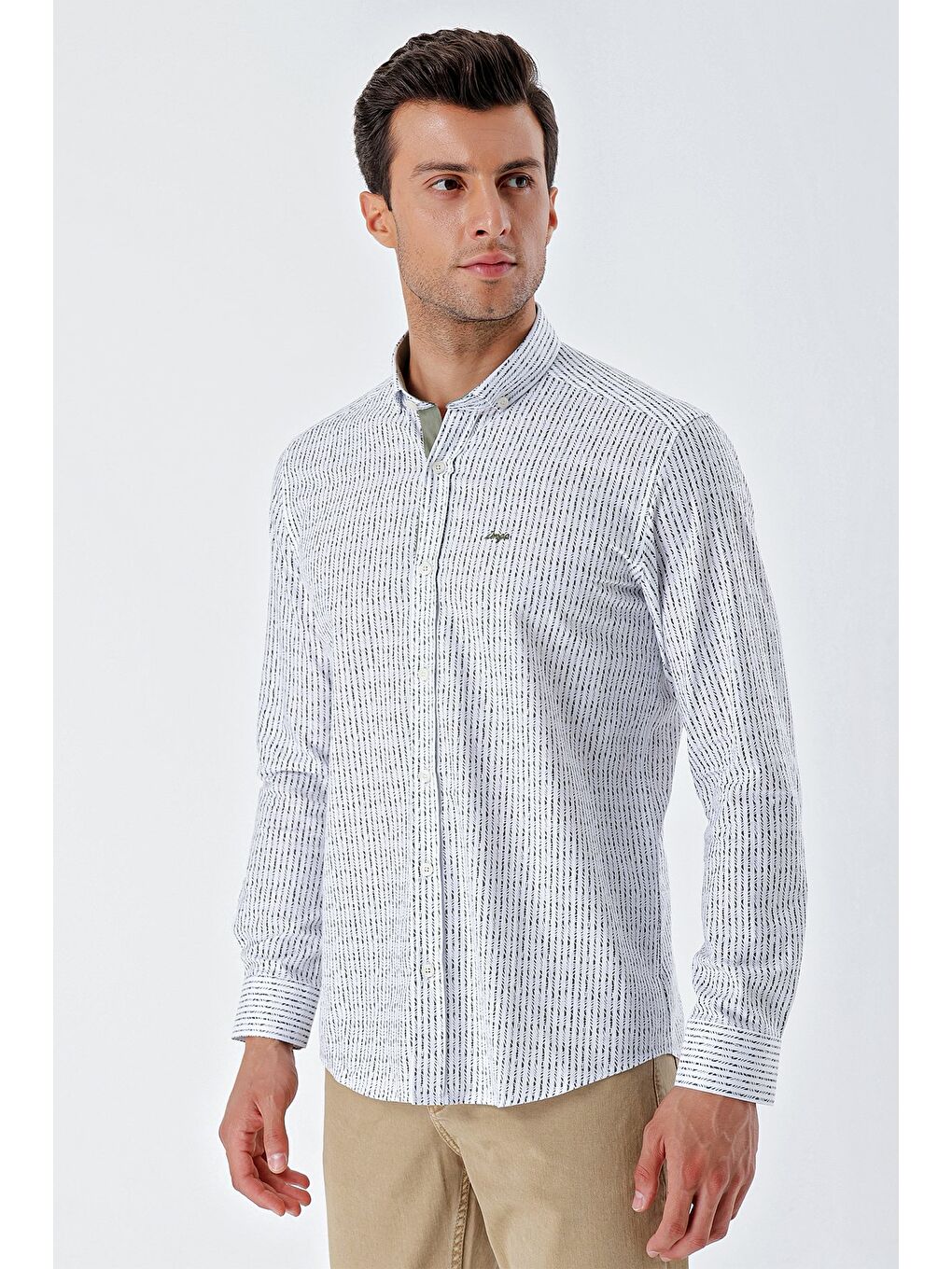 Beyaz Uzun Kollu Baskılı Bez Ayağı Cepsiz Garnili Klasik Slim Fit Dar Kesim Gömlek 1004230232-1