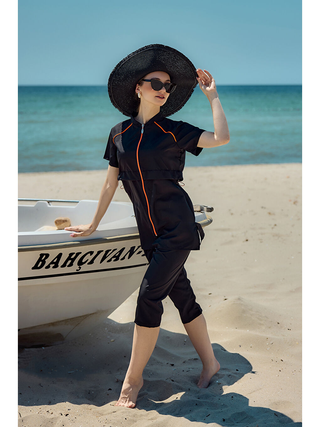 Siyah Paraşüt Kısa Kollu Yarı Kapalı Mayo Nergis R2701