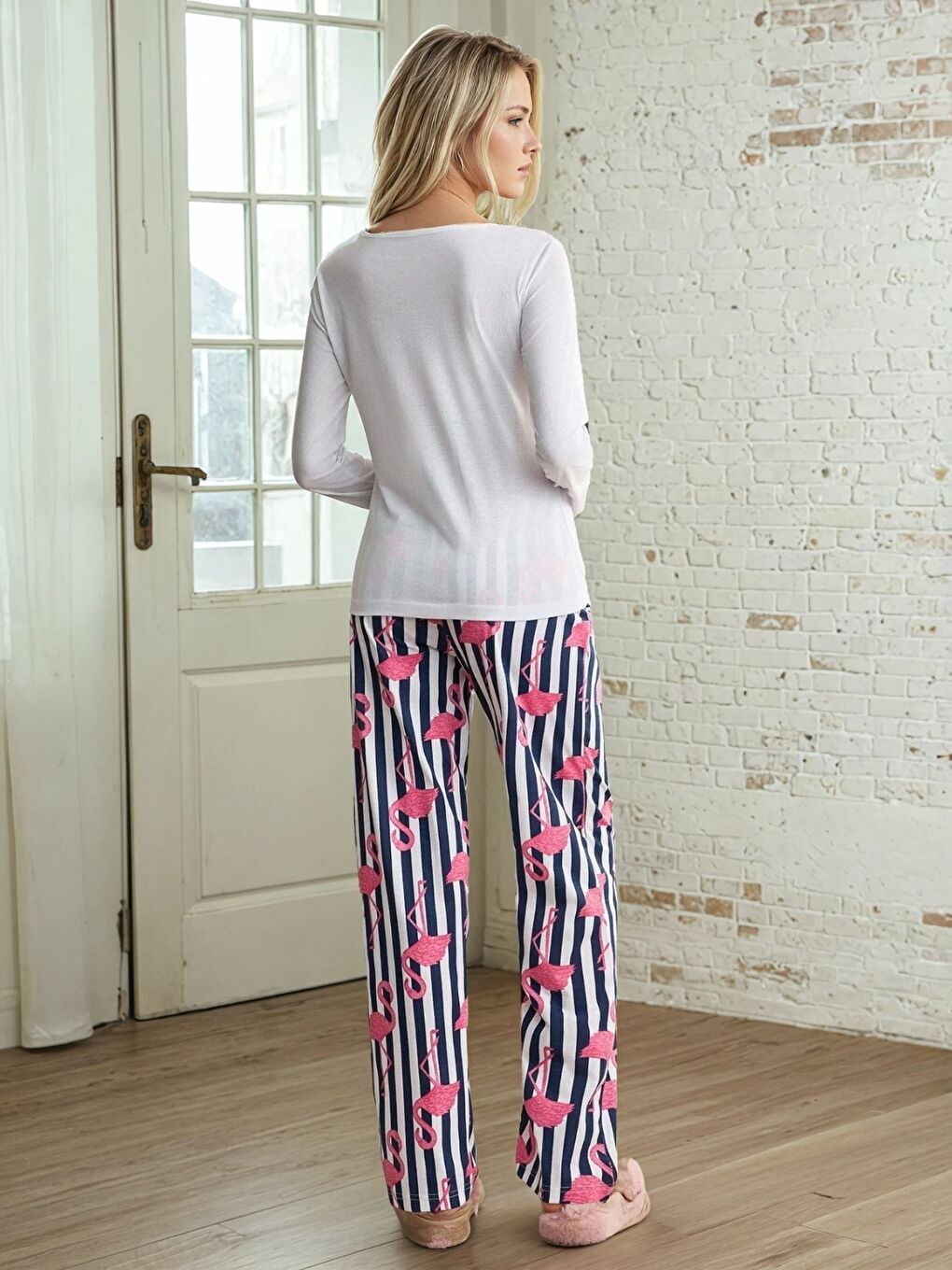 Beyaz Flamingo Desenli Çizgili Uzun Kollu Pijama Takımı-2