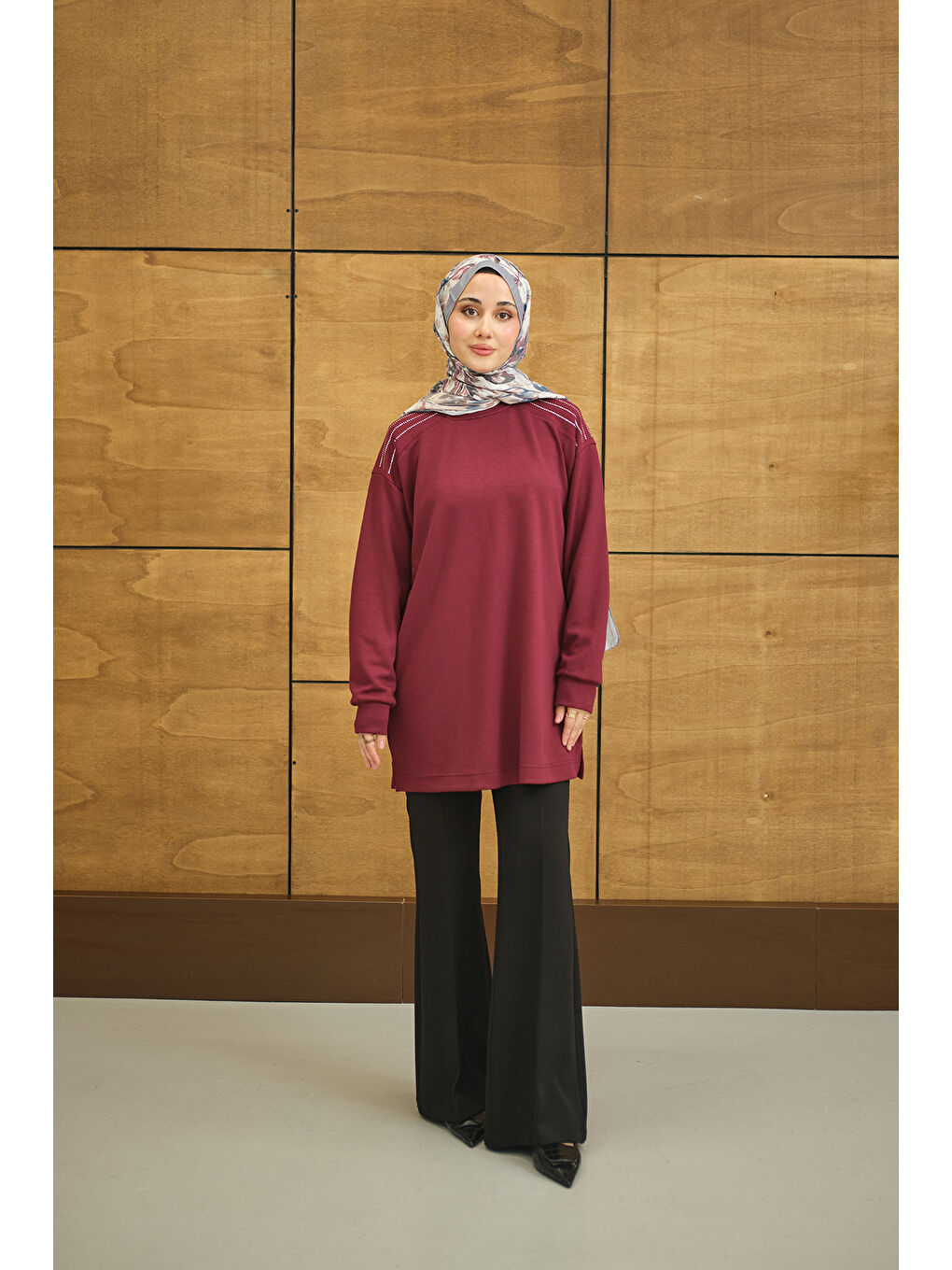 Kadın Bisiklet Yaka Omuz Taş Detay Regular Viskon Tunik Bordo-4