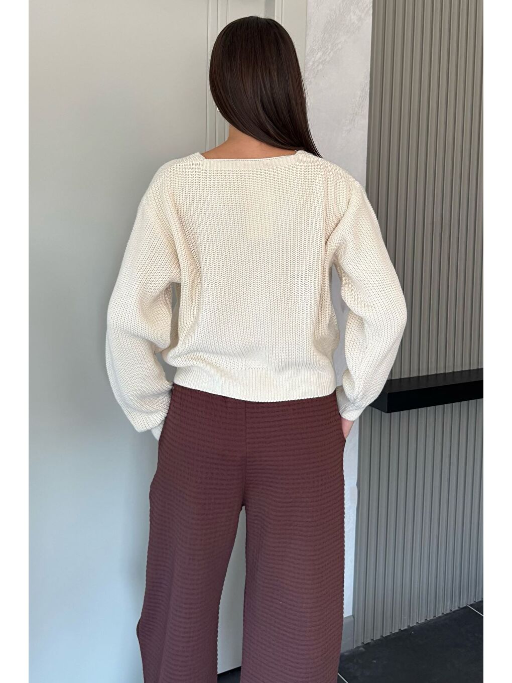 Ekru V Yaka Ön Düğmeli Kadın Örme Triko Hırka-3