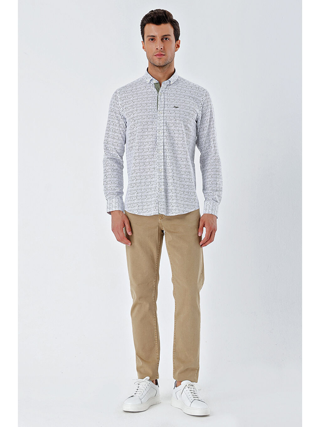 Beyaz Uzun Kollu Baskılı Bez Ayağı Cepsiz Garnili Klasik Slim Fit Dar Kesim Gömlek 1004230232-3