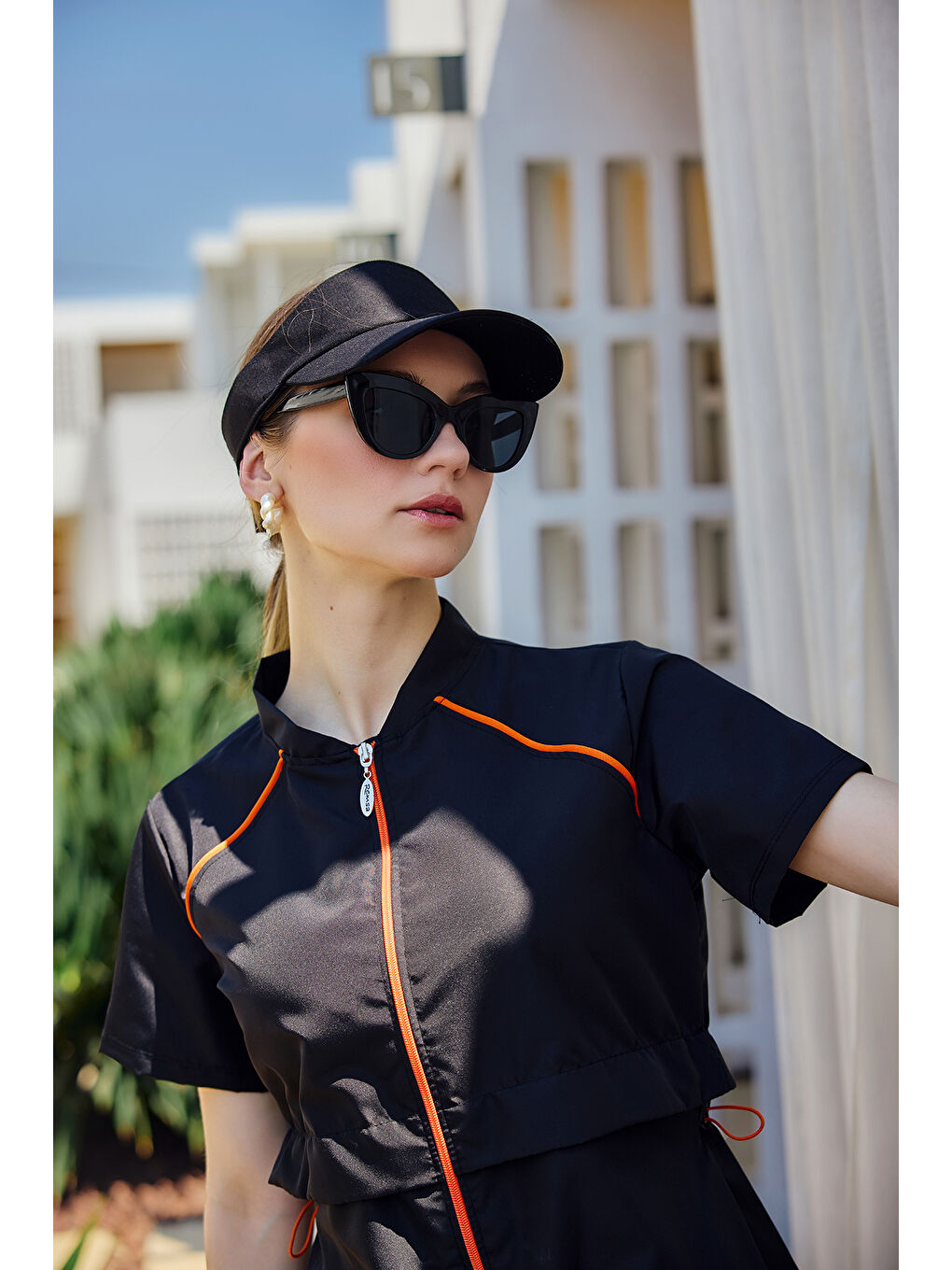 Siyah Paraşüt Kısa Kollu Yarı Kapalı Mayo Nergis R2701-1