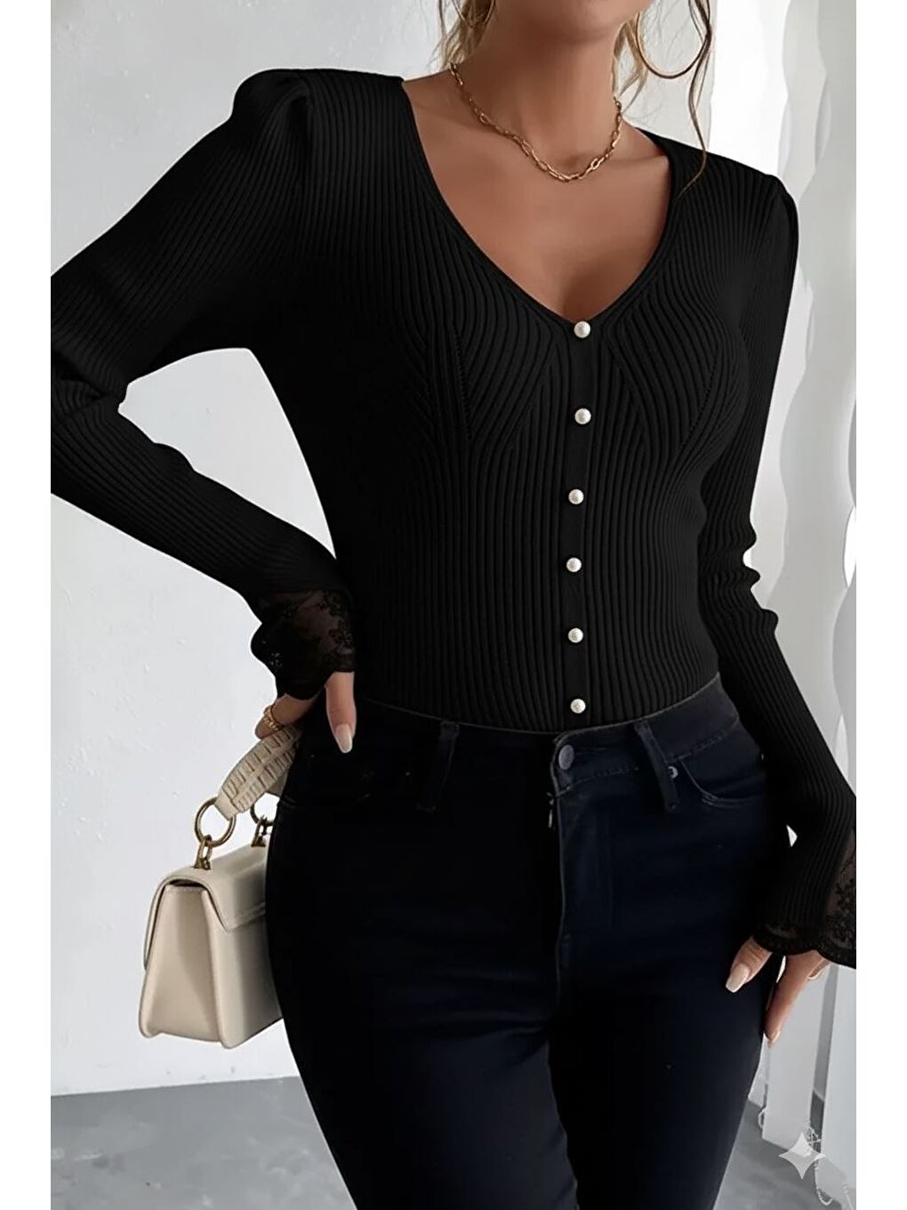 Siyah Kol Güpür Detaylı V Yaka Triko Bluz-2