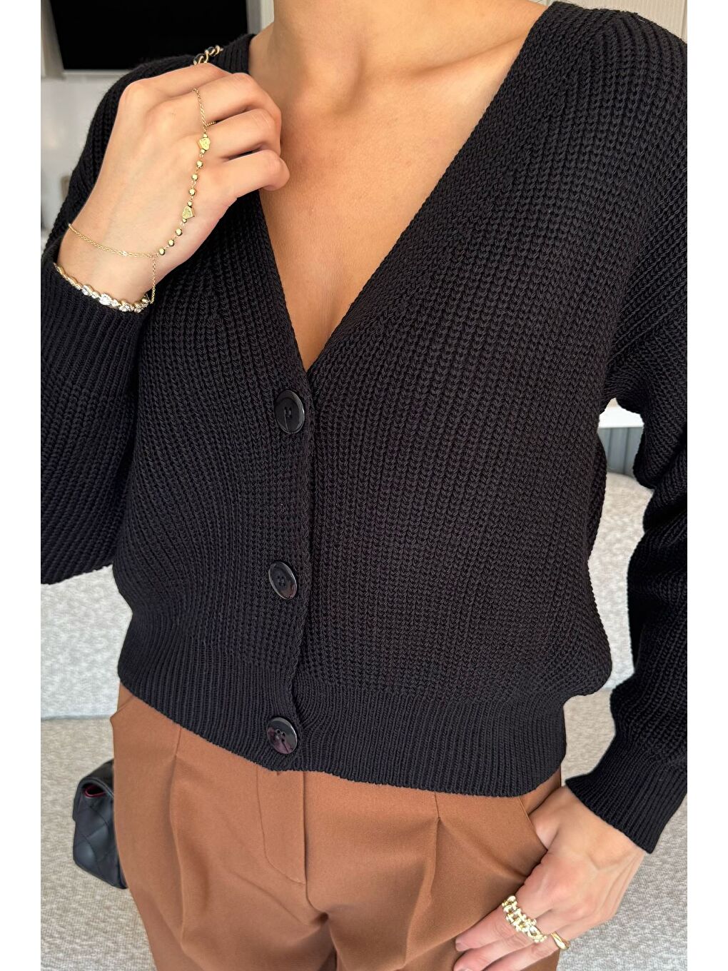 Siyah V Yaka Ön Düğmeli Kadın Örme Triko Hırka-2