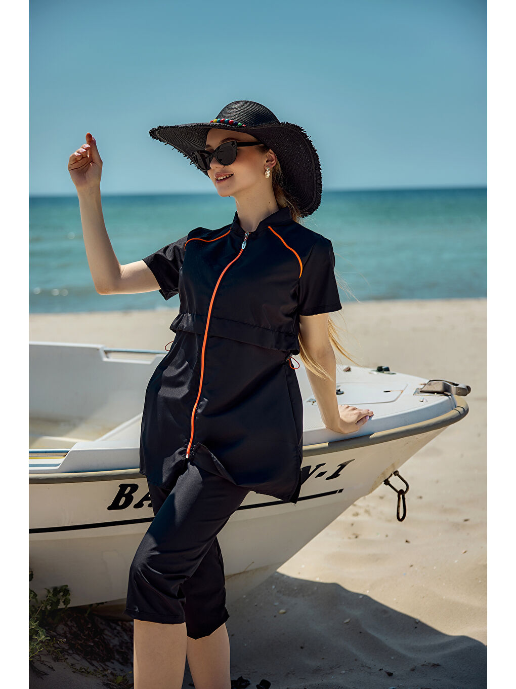 Siyah Paraşüt Kısa Kollu Yarı Kapalı Mayo Nergis R2701-2