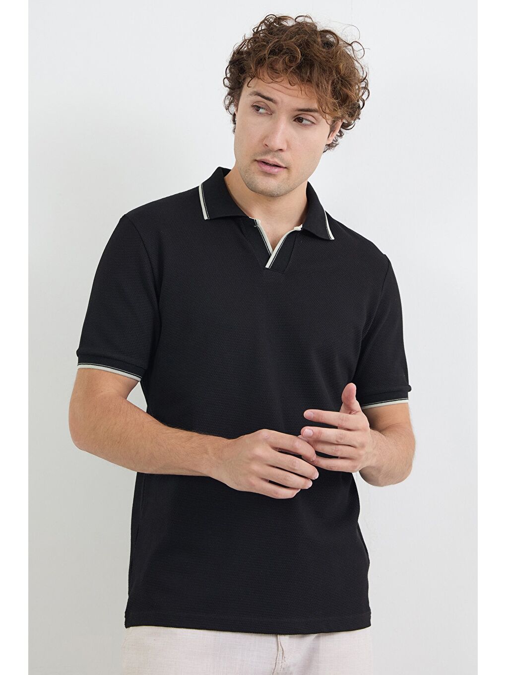 Siyah Çizgili Waffle Kumaş Polo Yaka Tişört