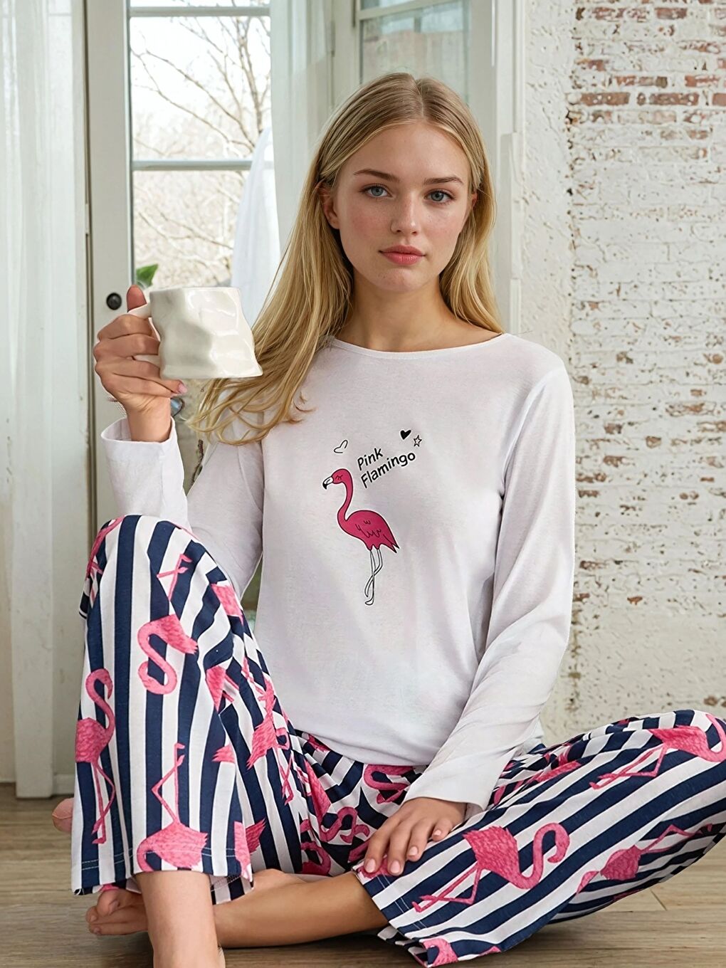 Beyaz Flamingo Desenli Çizgili Uzun Kollu Pijama Takımı-3
