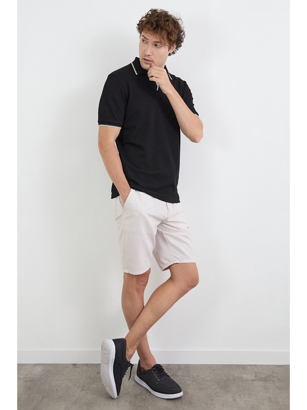 Siyah Çizgili Waffle Kumaş Polo Yaka Tişört-1