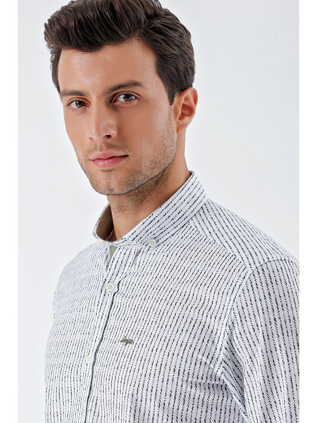 Beyaz Uzun Kollu Baskılı Bez Ayağı Cepsiz Garnili Klasik Slim Fit Dar Kesim Gömlek 1004230232-5