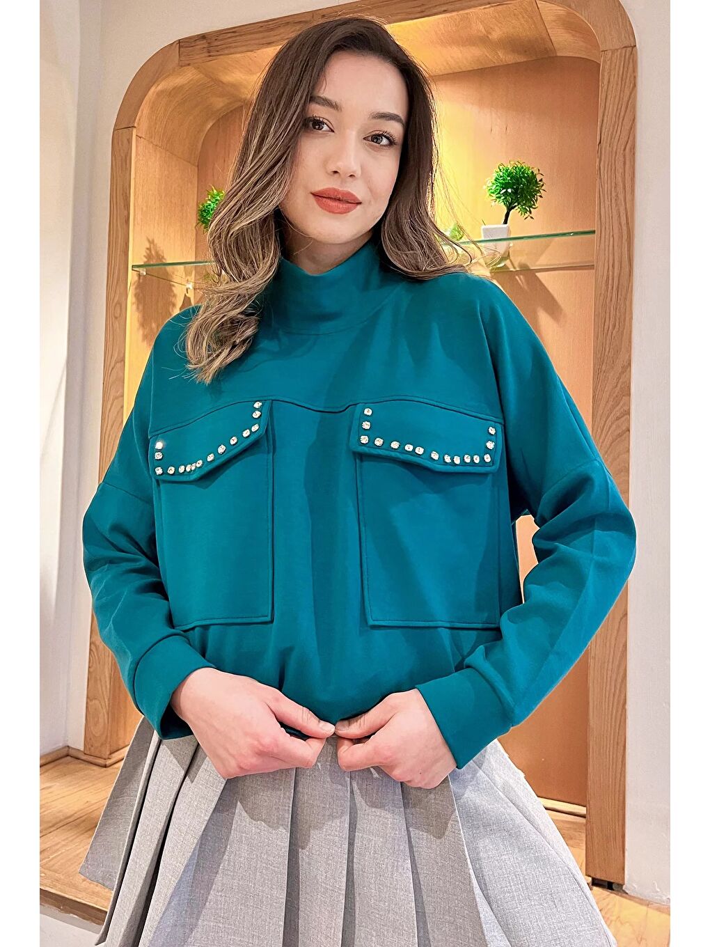 Petrol Yarım Balıkçı Yaka Çift Cepli Bel Bağlama Detaylı Ve Konforlu Taşlı Sweatshirt-1