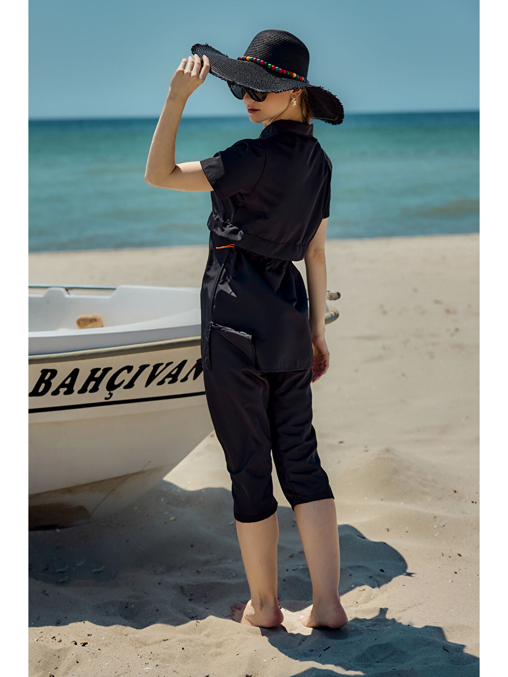 Siyah Paraşüt Kısa Kollu Yarı Kapalı Mayo Nergis R2701-4