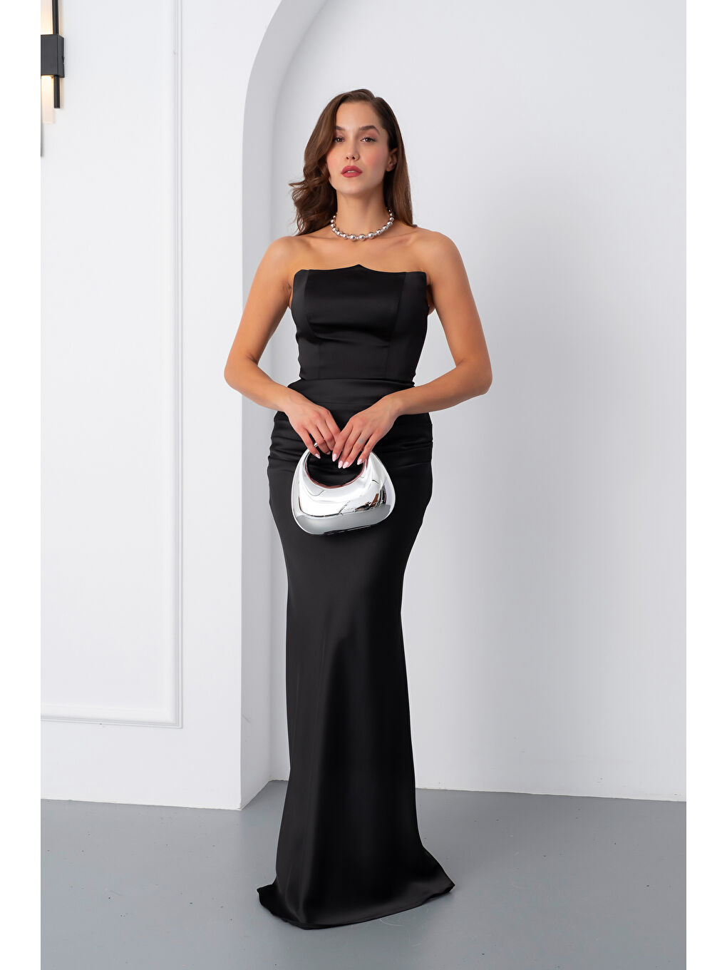 Kadın Siyah Straplez Uzun Saten Söz Nişan Abiye Elbise-1