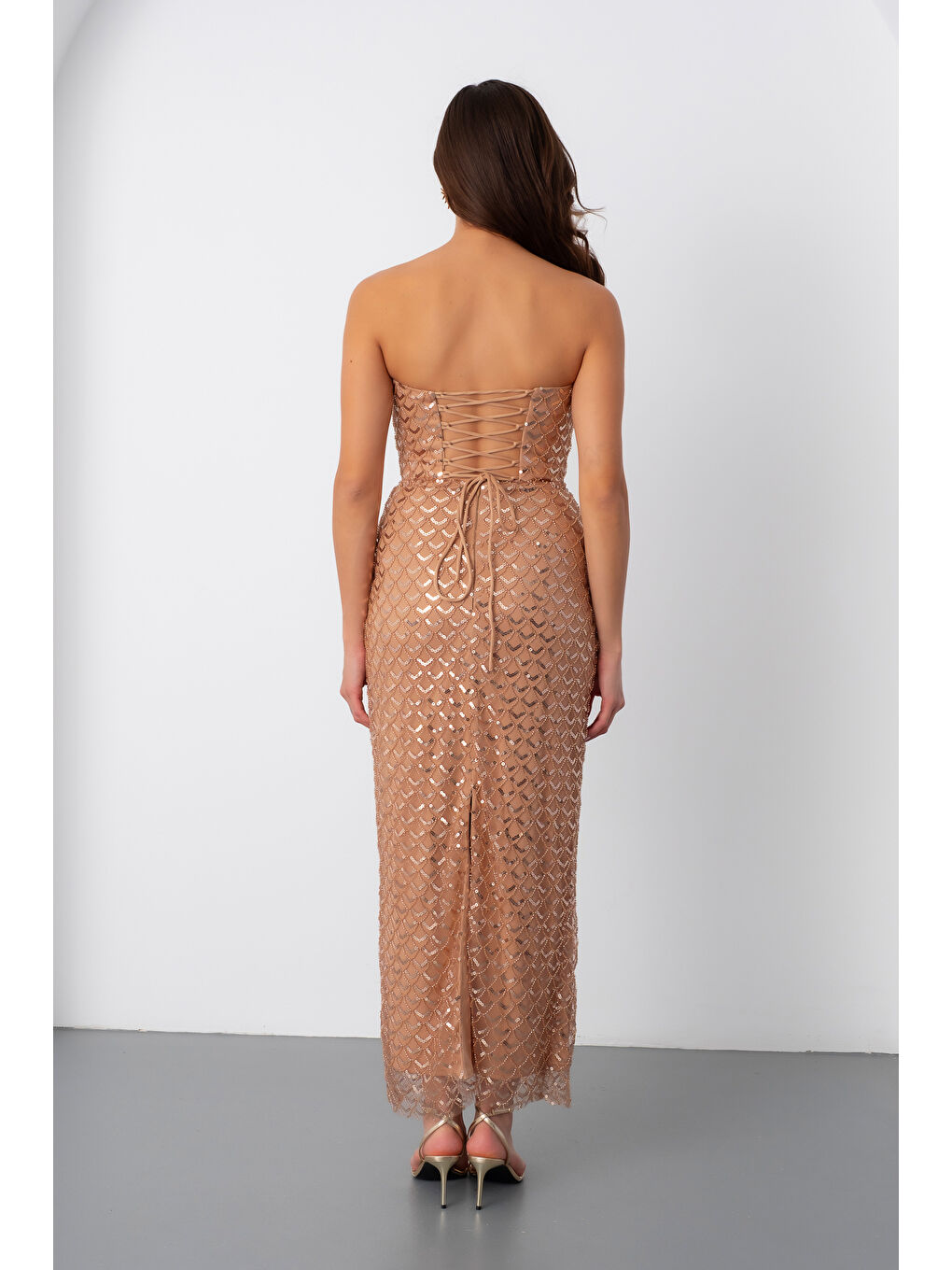 Sarı Kadın Gold Straplez Payetli Kalem Abiye Elbise-5