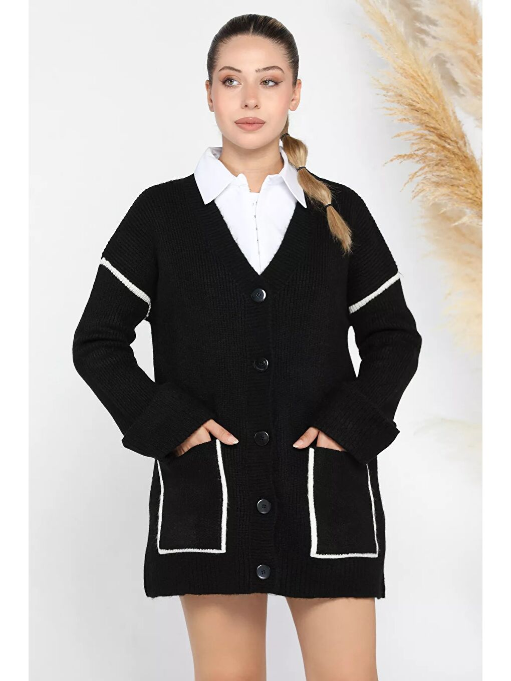 Siyah Kadın Kol Katlamalı Şerit Desenli Triko Hırka-3