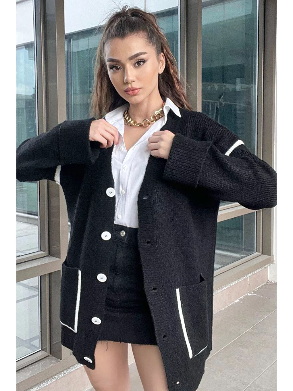 Siyah Kadın Kol Katlamalı Şerit Desenli Triko Hırka-4