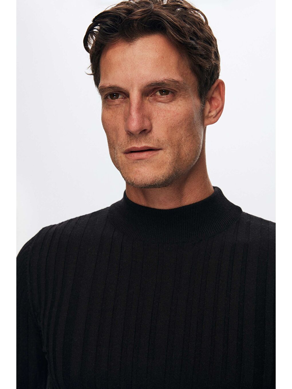 Slim Fit Siyah Fitilli Fitilli Pamuk Yarım Balıkçı Triko Kazak-1