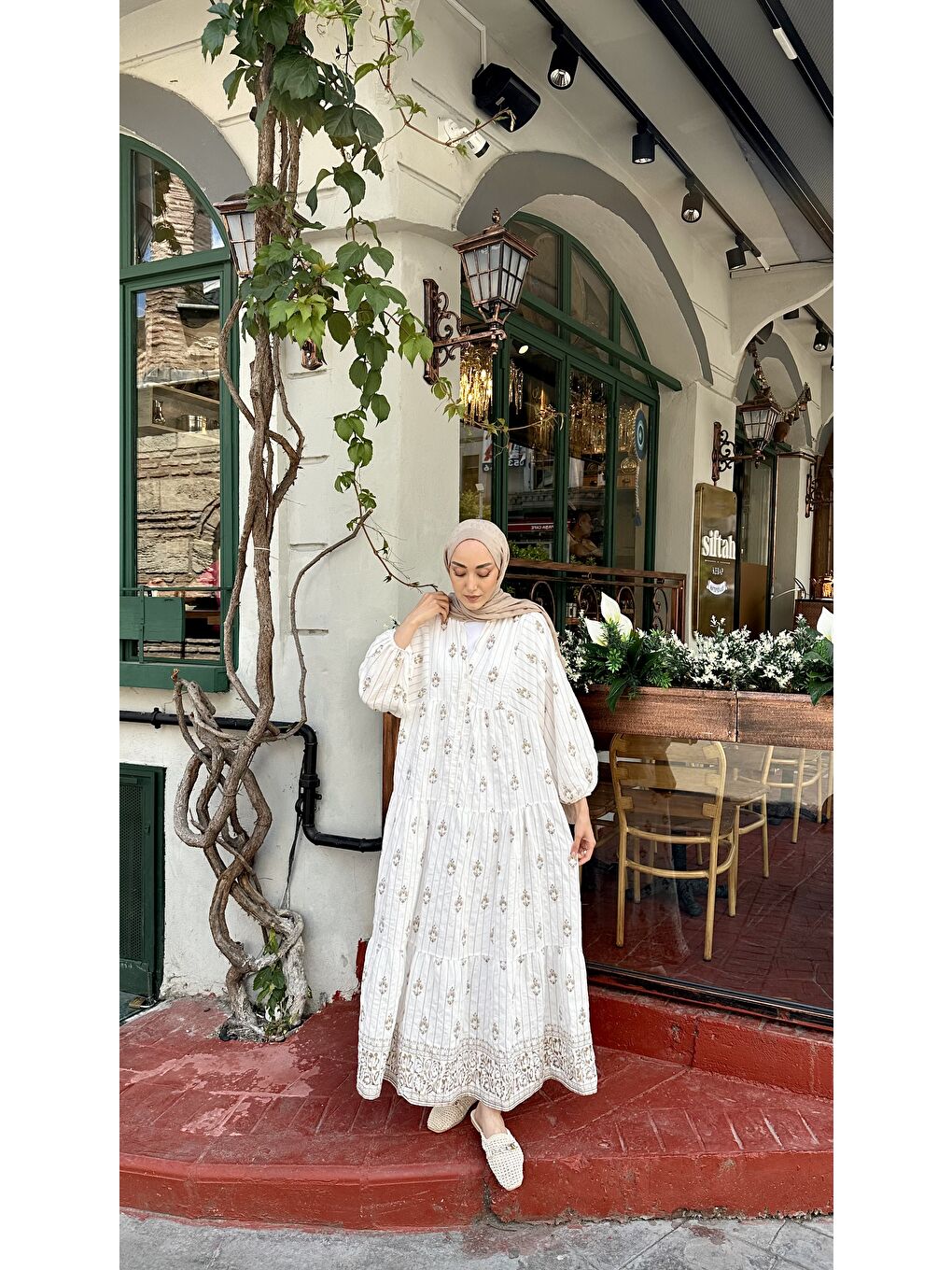 Kadın Buket Desenli Elbise Beyaz