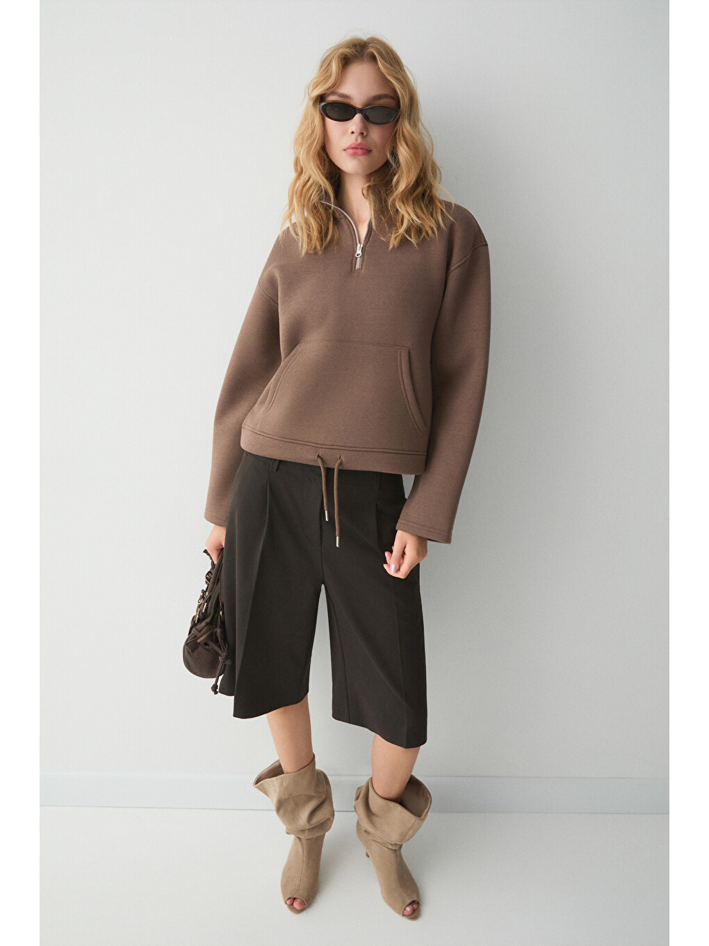 Bej Bellagıo Kadın Organik Pamuklı Kanguru Cepli Yakası Fermuarlı Vizon Sweatshirt-4