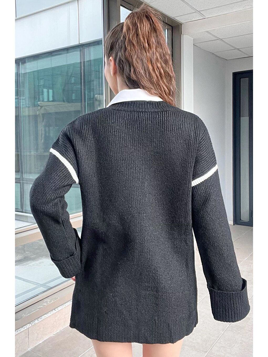 Siyah Kadın Kol Katlamalı Şerit Desenli Triko Hırka-8