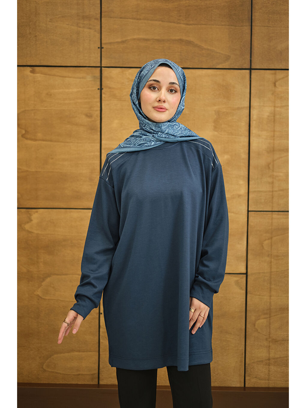 Kadın Bisiklet Yaka Omuz Taş Detay Regular Viskon Tunik İndigo Mavi