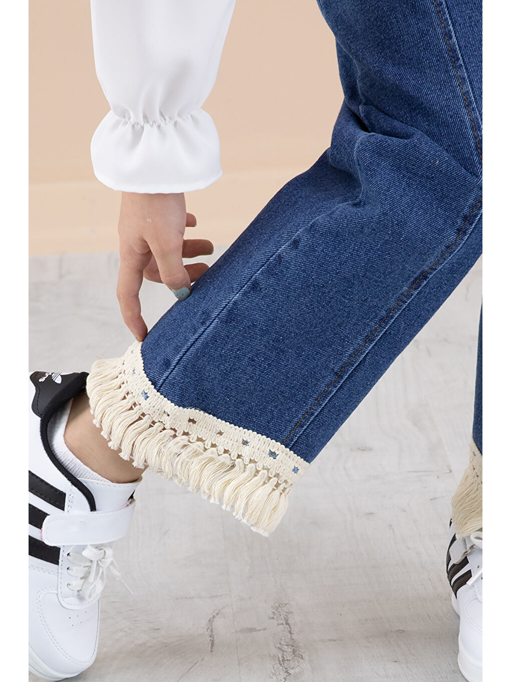 Ekru Krem Dantel Süveterli Jean Pantolonlu Kız Çocuk 3lü Takım 20354-3