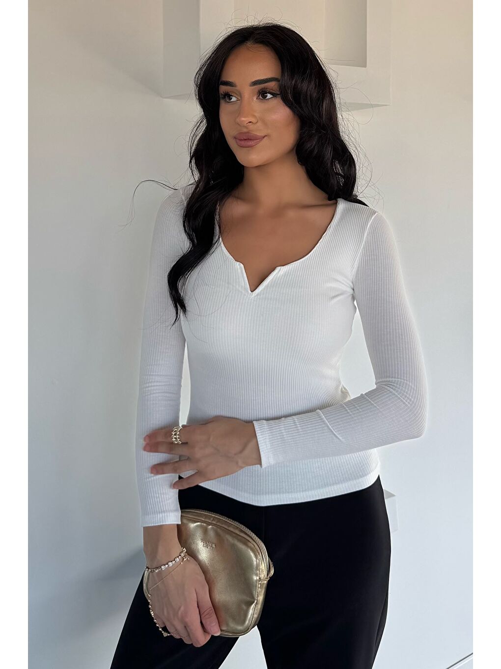 Ekru Kadın Elastanlı V Yaka Detaylı Bluz-1