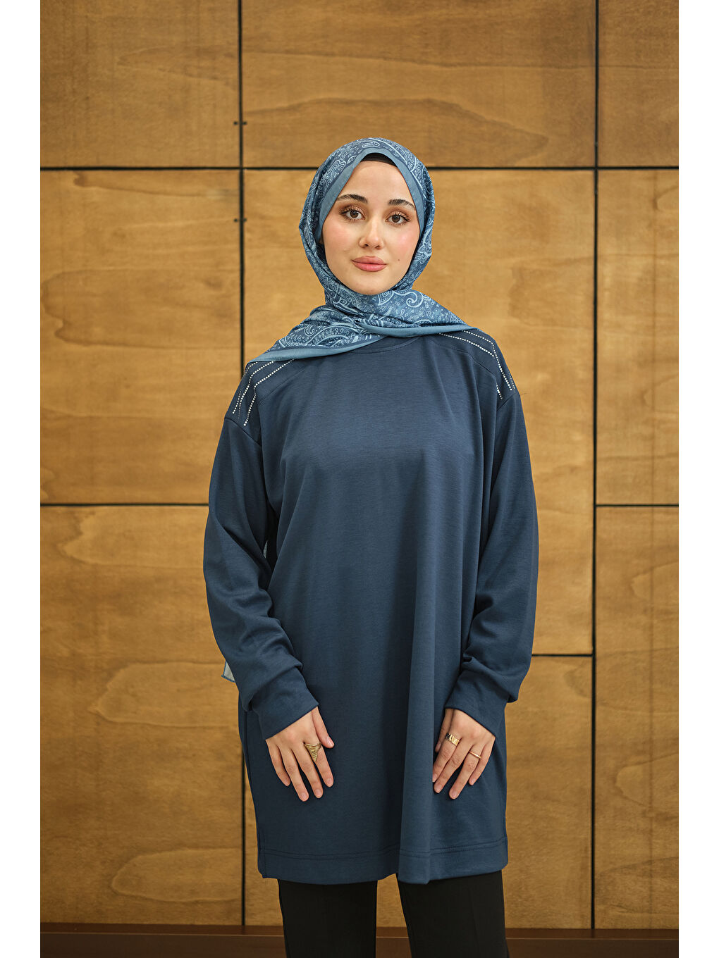 Kadın Bisiklet Yaka Omuz Taş Detay Regular Viskon Tunik İndigo Mavi-1