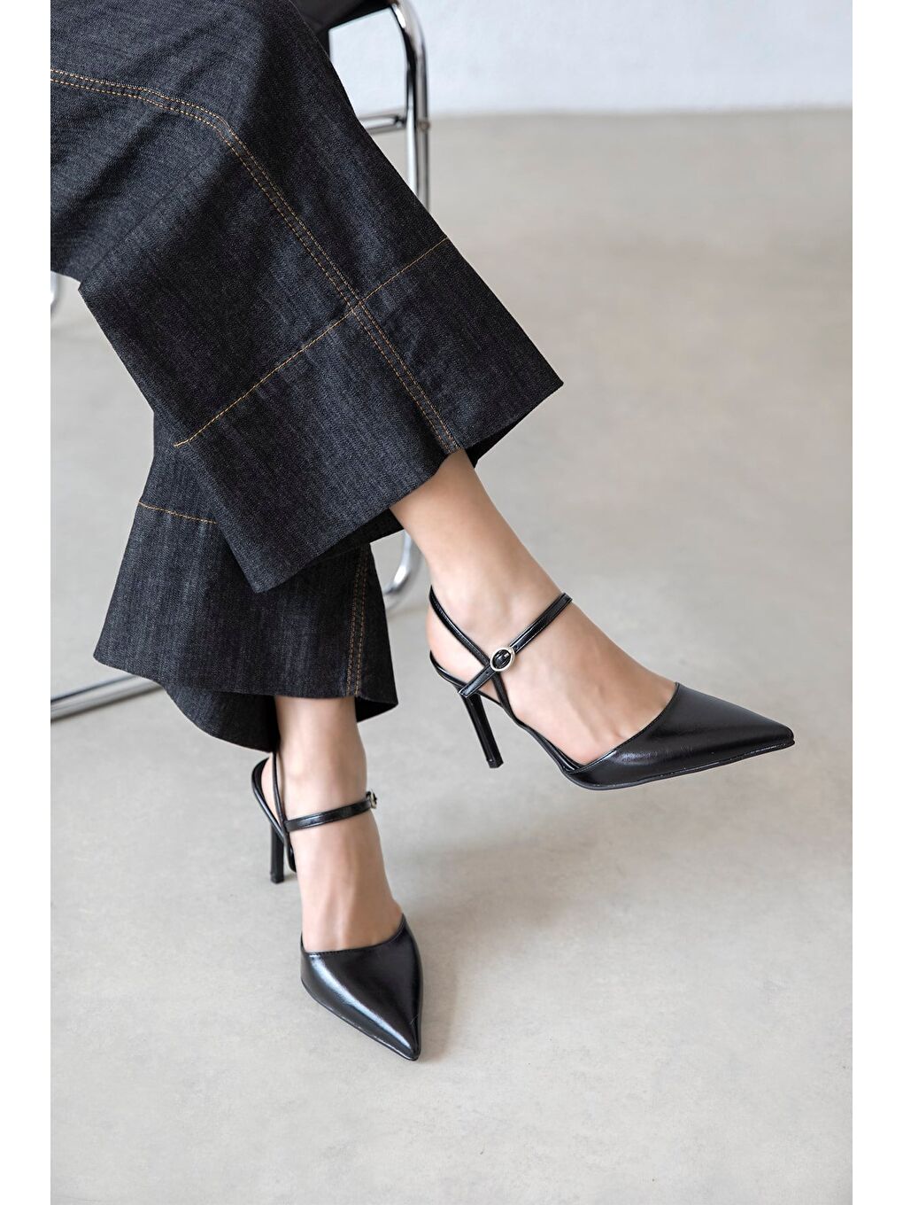 Stella Kadın Topuklu Kırışık Deri Ayakkabı Siyah-1
